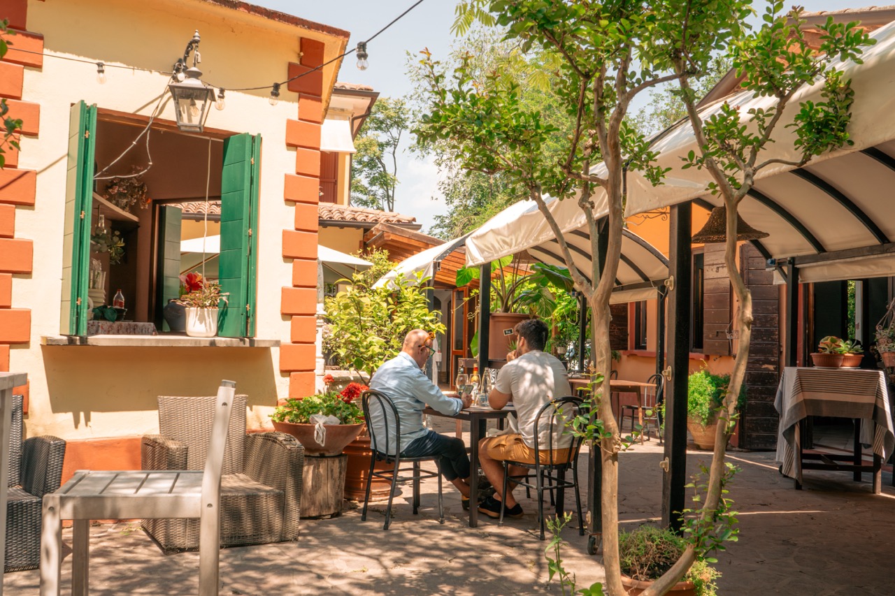 Esterno Ristorante Felloniche